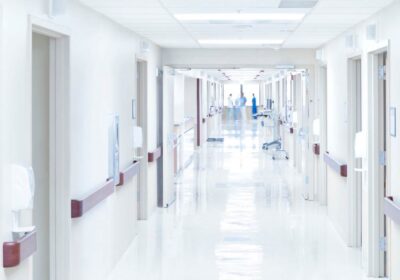 Porte hermétique : la solution idéale pour les environnements hospitaliers