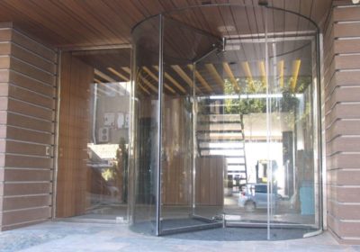 Quand devriez vous envisager la modernisation de votre porte automatique ?